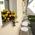 Om Yoga Center Homestay Slovenska Bistrica