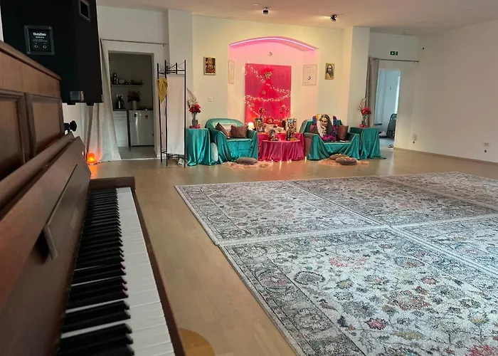 Om Yoga Center Homestay